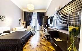 Matei Corvin Deluxe Apartment
